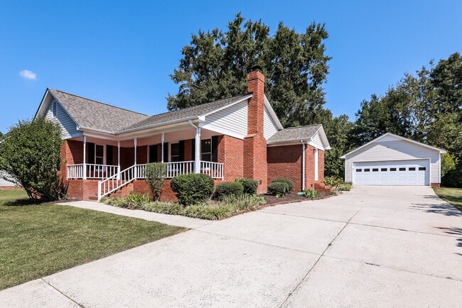 Photo - 925 Cameron Ct