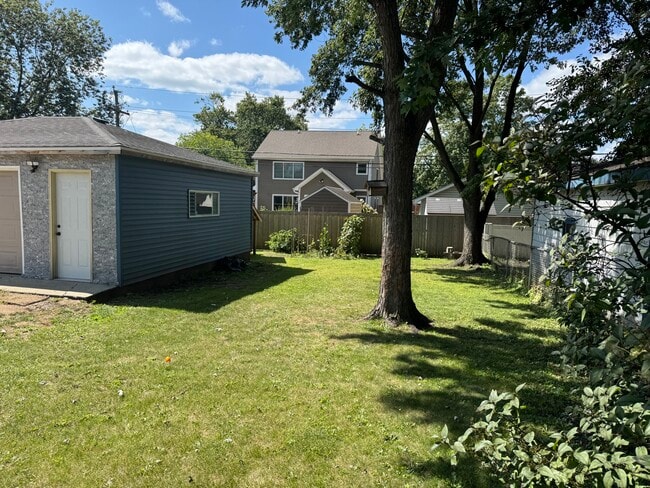 Photo - 310 N William St