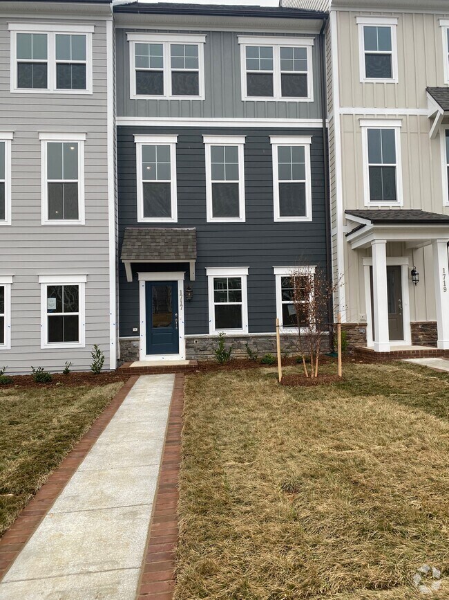 Building Photo - 1717 Autumn Maple Leaf Dr Rental