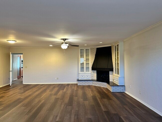 Photo - 2720 NW 62nd St