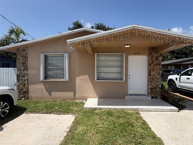 Building Photo - 6777 SW 21st St Unit 6779