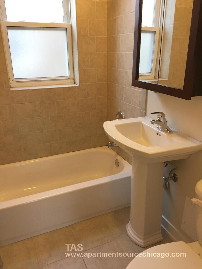 Photo - 4847 N Wolcott Ave Unit 3B