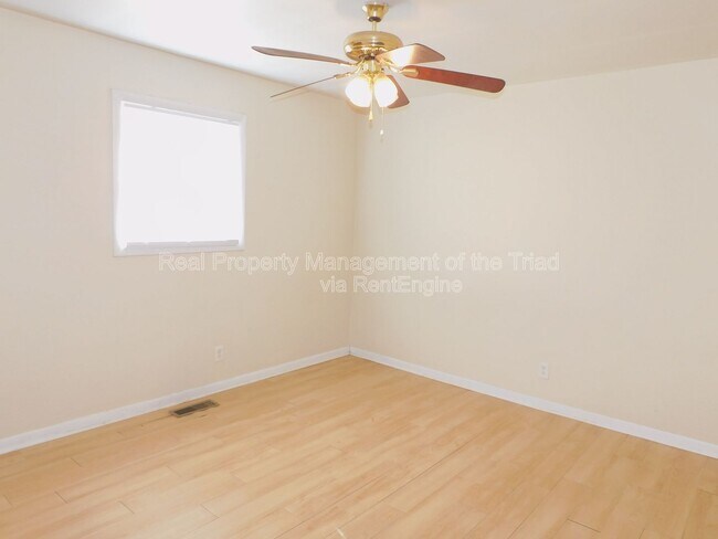 Photo - 903 E Bragg St