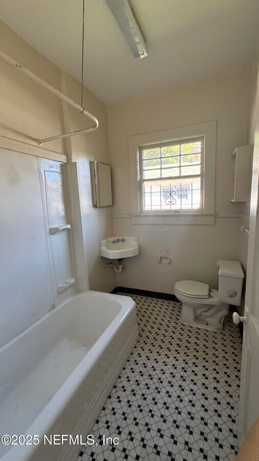 Photo - 45 W 22nd St