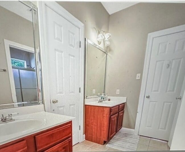 Photo - 25 Oak Tree Dr