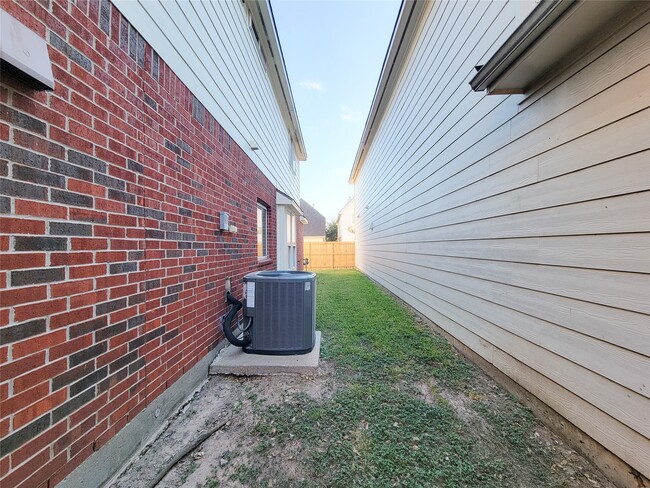 Building Photo - 7243 Crimson Sky Dr