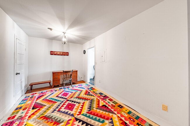 Photo - 648 Albany Turnpike