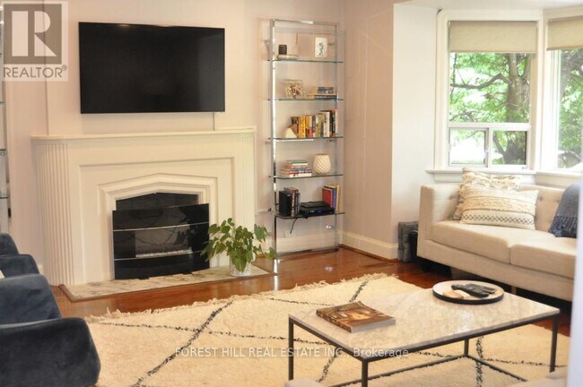 Photo - 92 Kimbark Blvd