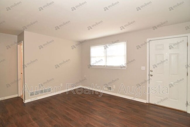 Photo - 1604 Johns Rd