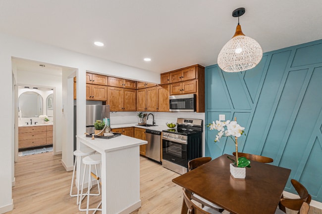 Building Photo - 620 Mathews St