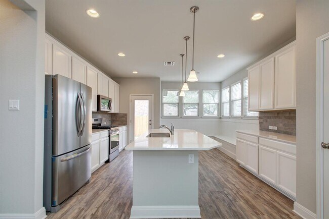 Photo - 1051 Kenney Fort Crossing