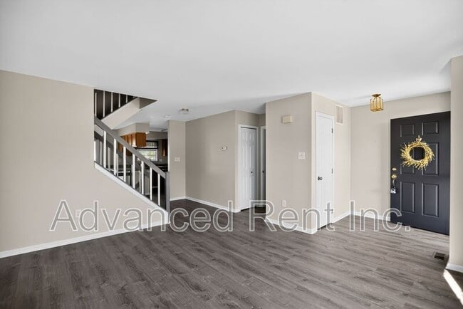 Photo - 339 Overlea Pl