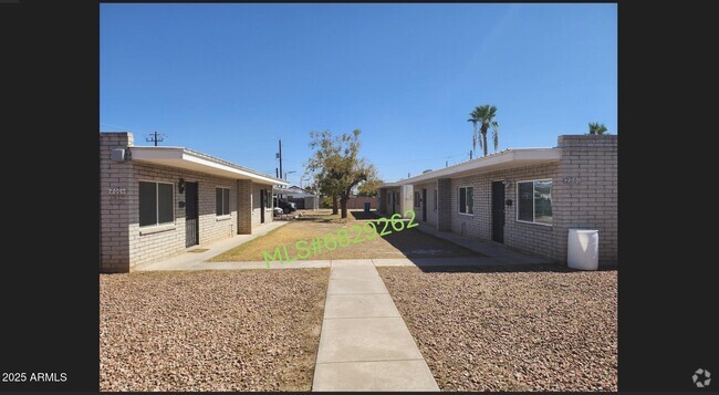 Building Photo - 2001 W Turney Ave Rental