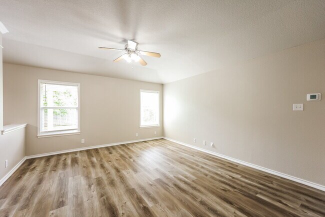 Photo - 2638 Montebello