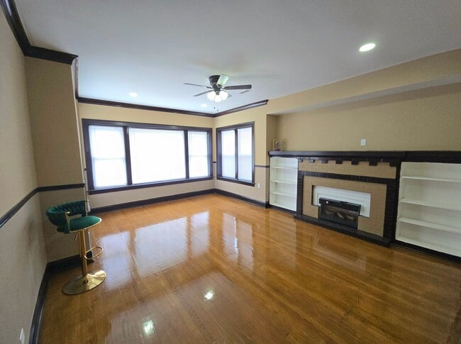 Photo - 7747 S Cornell Ave Unit 2