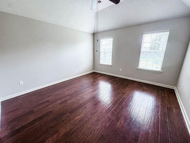 Photo - 1532 Pemberton Ln