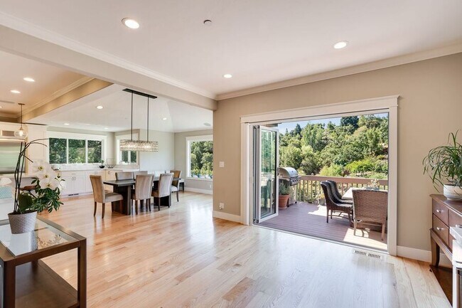 Photo - 3341 Oak Knoll Dr