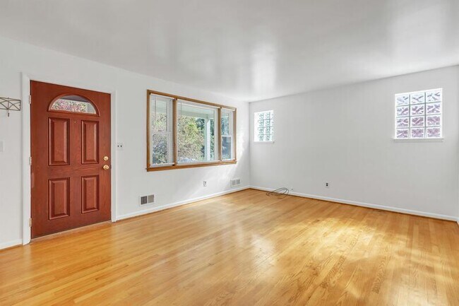 Photo - 8212 Dorset Ave