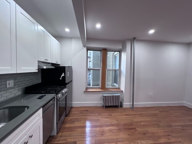 Photo - 175 Pinehurst Ave Unit 1E