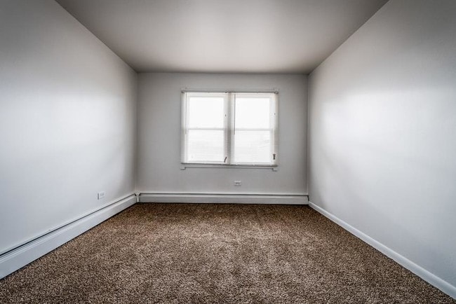 Photo - 410 E 107th St