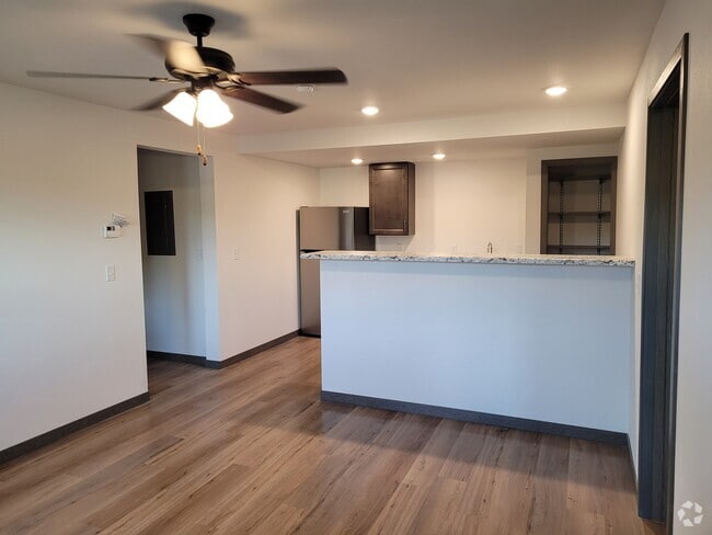 Building Photo - 437 Montgomery St Unit 7 Rental