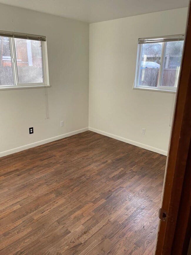 4911 NE 27th Ave Unit 1