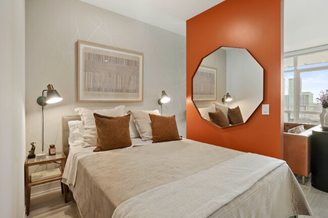 Photo - 341 N Halsted St