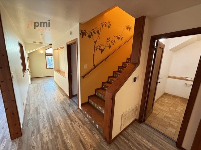 Photo - 4-Bedroom Residence in Martinez with Flexible Living Spaces