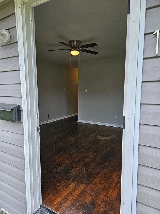 Photo - 1343 Hinton St