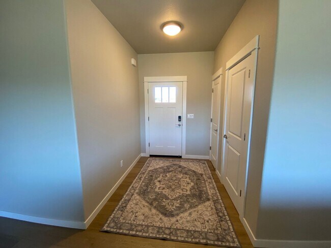Photo - Beautiful 3 Bedroom House in Sutherlin!