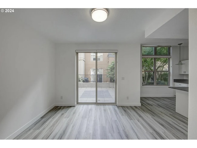 Photo - 6267 NE Carillion Dr Unidad 103