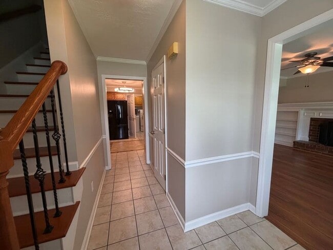 Photo - 193 Amelia Dr W