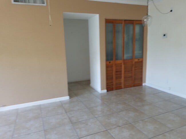 Photo - 280 S Cypress Rd Unit GeorgenArms12