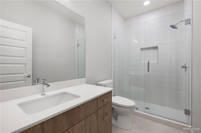Photo - 800 Oriole Rd Unit 3