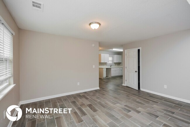 Photo - 722 Jockey Ln