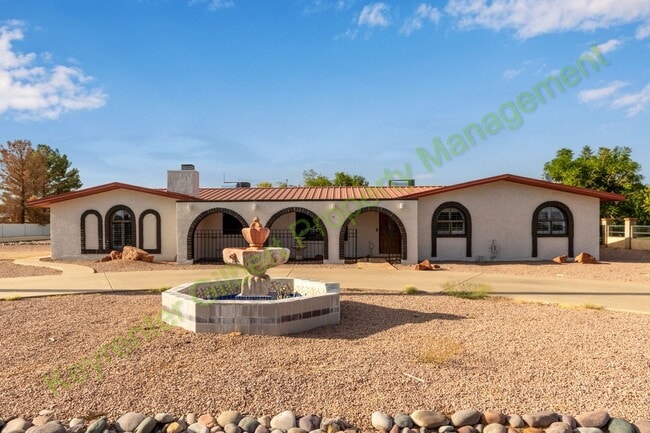 Photo - Beautiful Gilbert Home with Shared Pool — ...