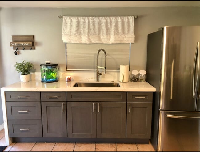 Building Photo - 8051 Howe St Unit Back ADU with open yard