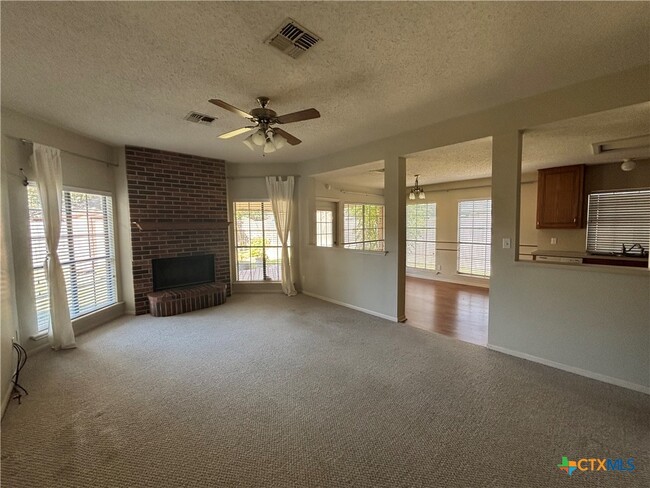 Photo - 309 Spur Dr