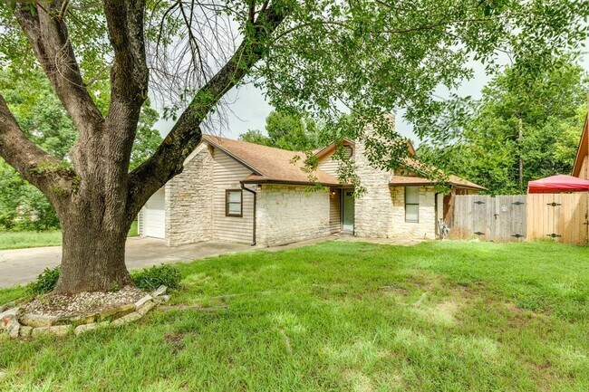 Photo - 16041 Stoneham Cir