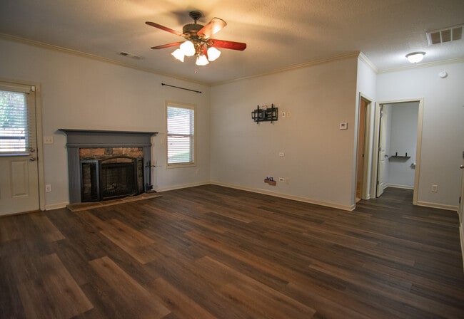 Photo - 1907 Westminster Dr
