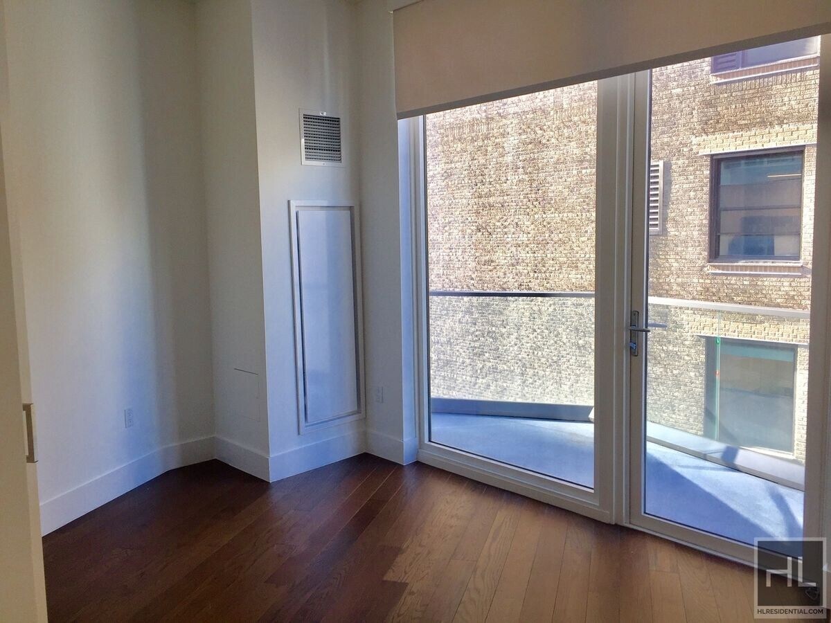 Photo - East 44th Street Unit 25H