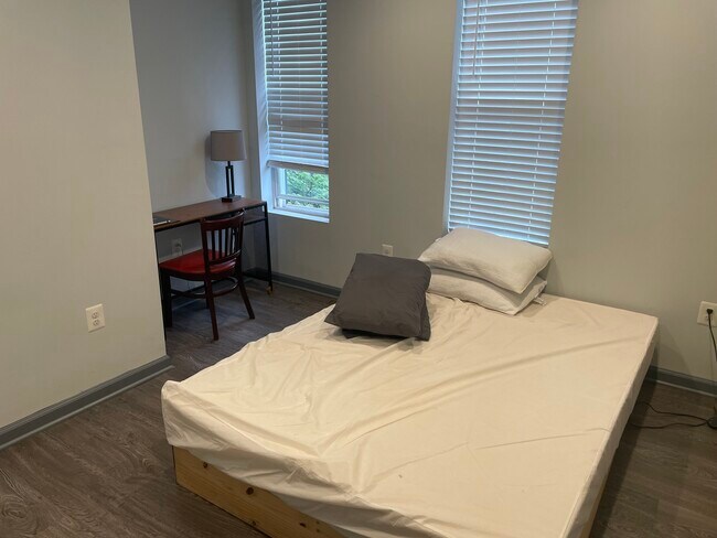 Photo - 1601 U St SE Apartments