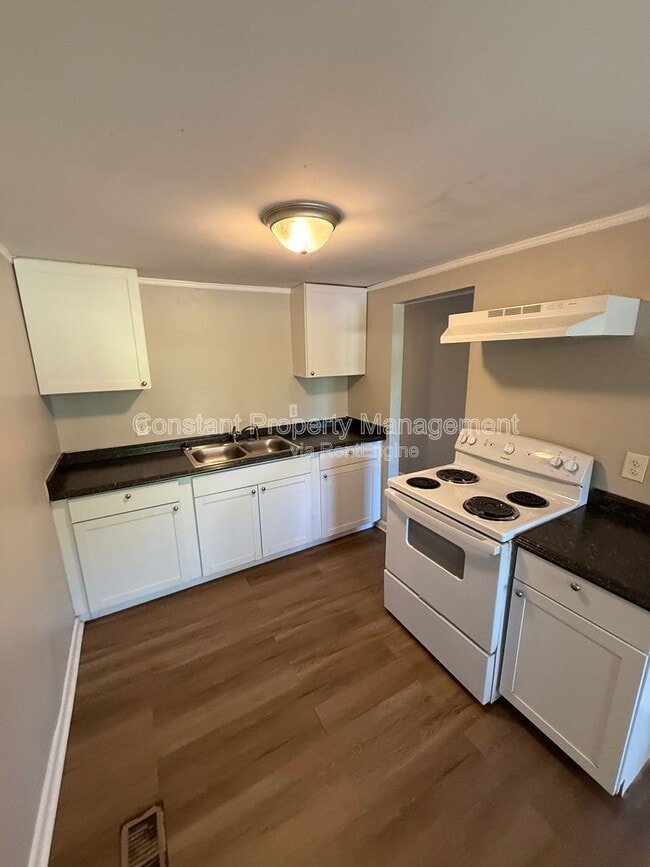 Photo - 2485 Bristol Dr