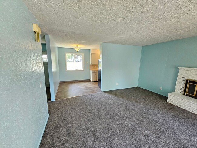 Photo - 407 G Ave