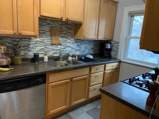 Photo - 3529 Emerson Ave S