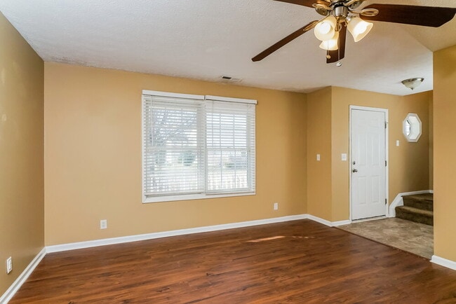 Photo - 6220 Maravian Dr