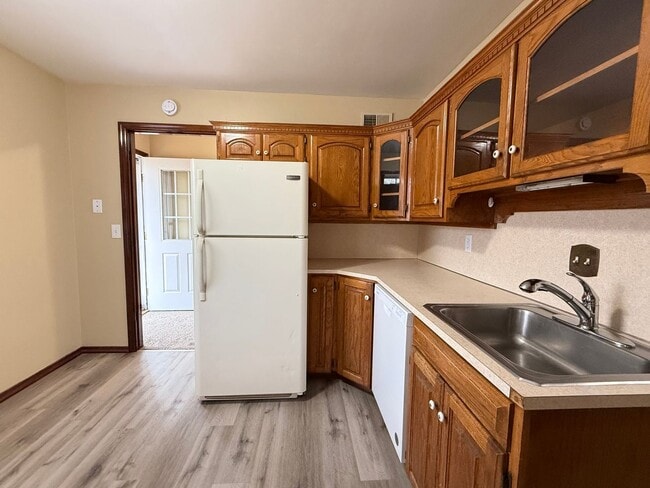 Photo - Spacious 4 Bedroom Home + Garage, Fenced Backyard & Bonus Lower Level