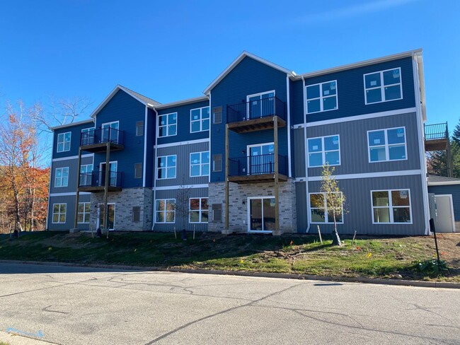 Building Photo - Oakbrook Apartments (PLACEMENT) Unit #1