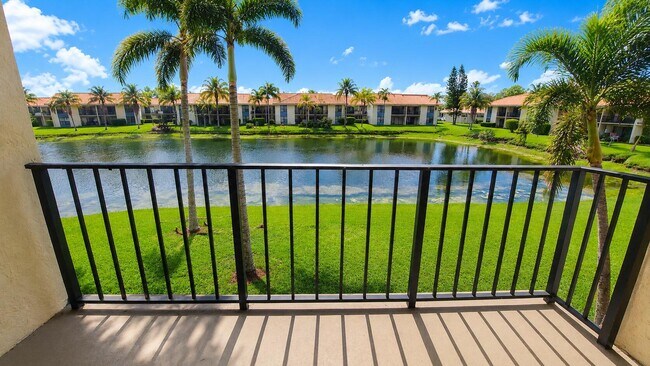 Photo - 1463 Lake Crystal Dr Unit G
