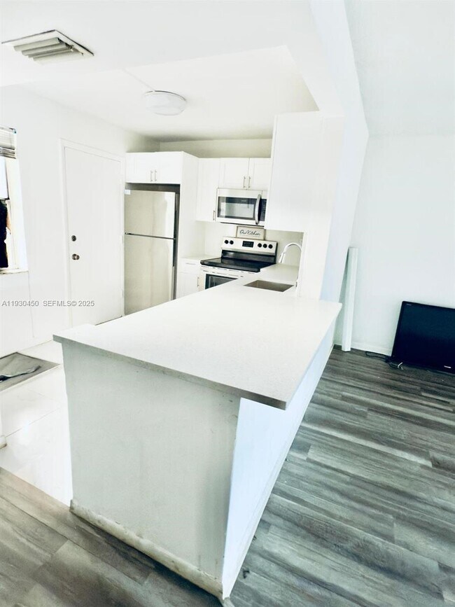 Photo - 1401 NE 191st St Unidad D207